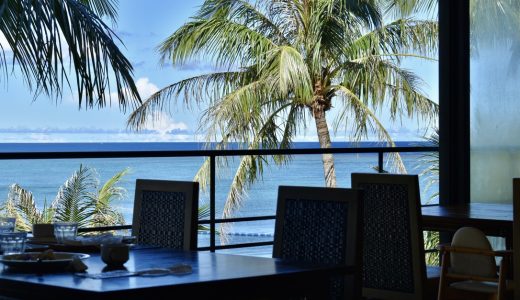 【沖縄】ホテルムーンビーチ「コラーロ」青い海を眺めながら朝食とランチブッフェ
